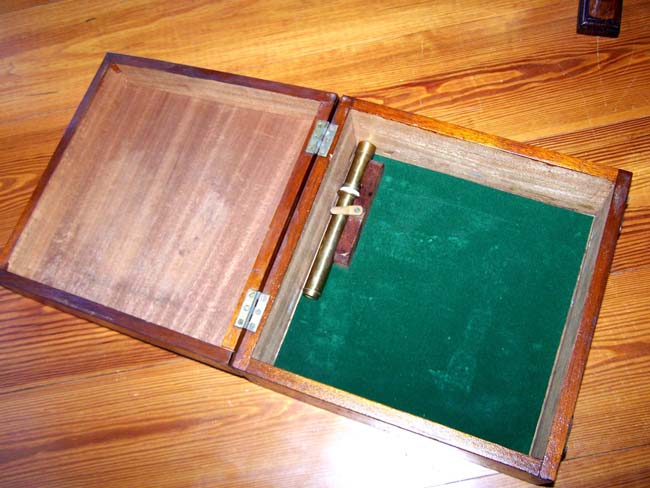 A Cased Antique Double-Framed Brass Sextant signed 'Stanger' circa 1880 — image 5